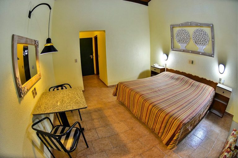 suite-luxo-hotel-fazenda-berro-dagua-6-1024x683